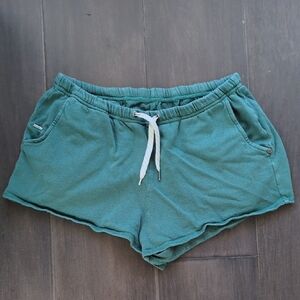 Vuori Shorts